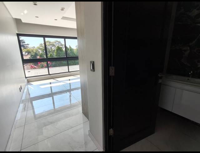 4 BEDROOM CLUSTER FOR SALE IN HOUGHTON ESTATE